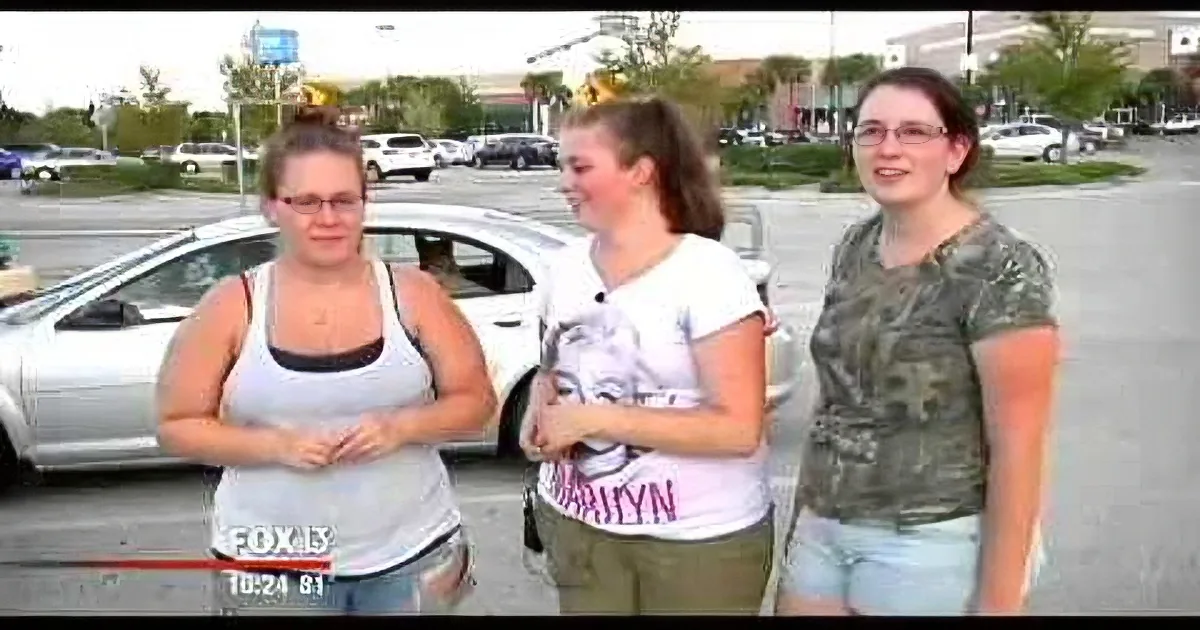 Elderly Couple Was Ignored by Their Children & Living in a Parking Lot, Until They Found Them