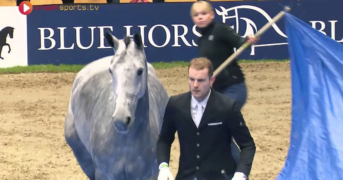 Jaw-Dropping Routine Shows the Unbelievable Bond This Trainer Shares With His Beautiful Horse