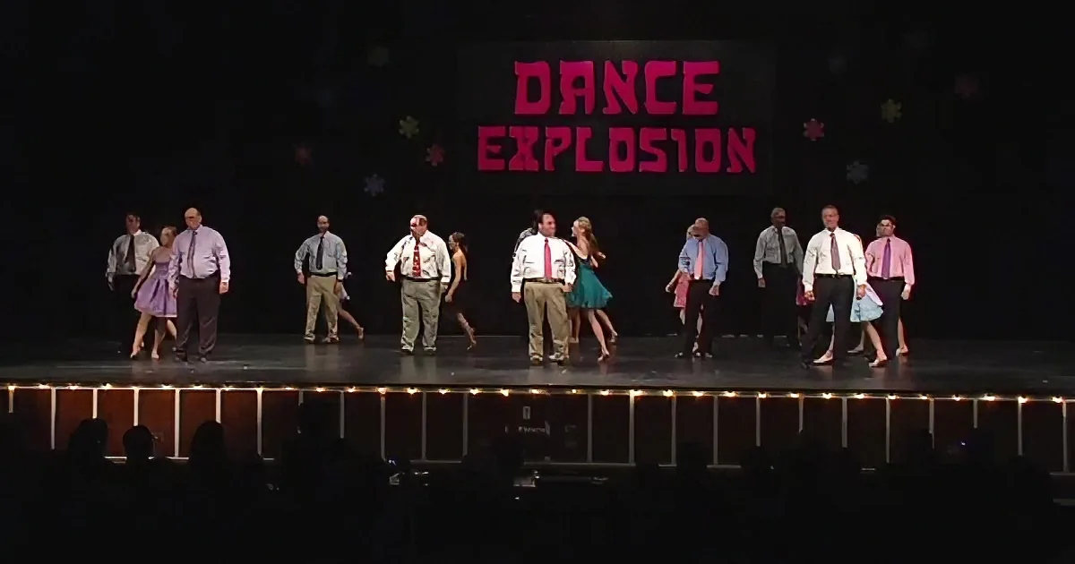 Their Daughters Asked Them for a Dance on Prom Night. What These Dads Did Next? Amazing!