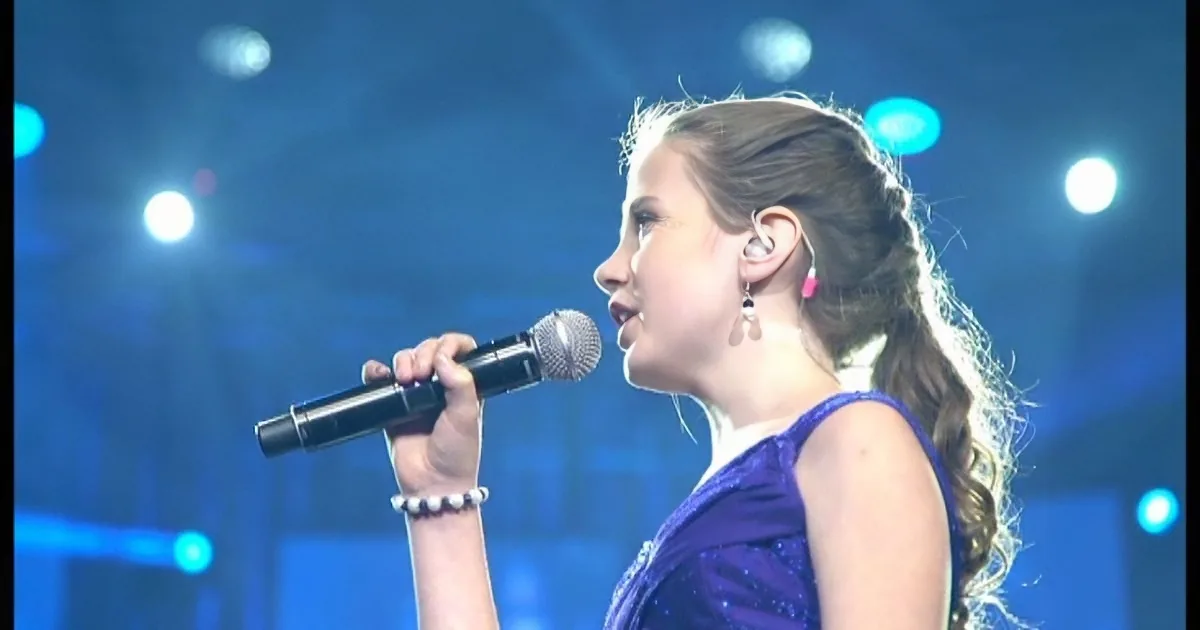 12-Year-Old Sings 'O Sole Mio' With Famous Vocalist. but Even He Didn't Expect This Voice From Her