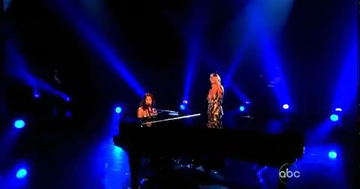 Sarah McLachlan & Pink Walked on Stage to Perform a Duet. and Then? I Couldn''t Stop Cheering!