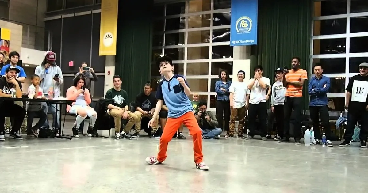 He Looks Young, but Don''t Take Your Eyes off His Arms When He Starts Dancing! I''m Blown Away!