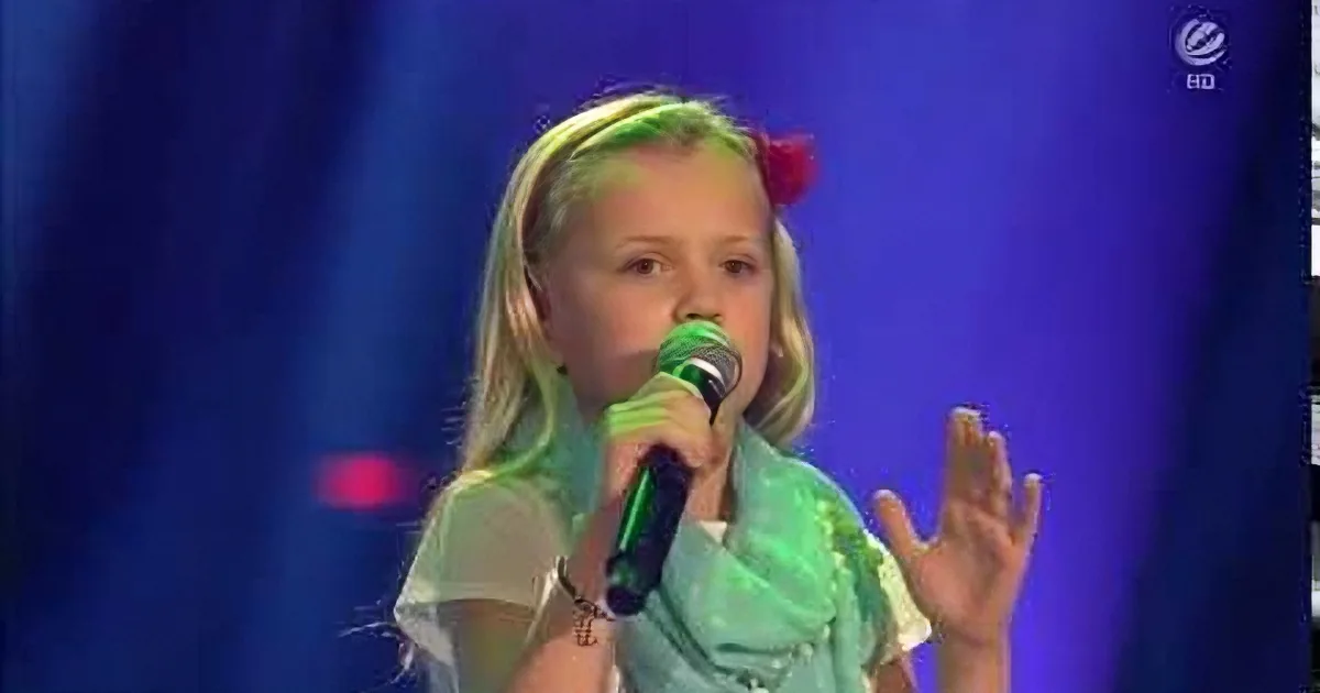 8-Year-Old Sings This Disney Classic Onstage. I Can''t Believe How Sweet That Is - Truly Precious!