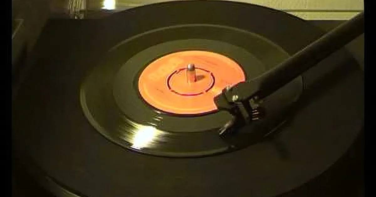 They Reduced the Speed of Dolly's 'Jolene' by 33 RPM. Wait Till You Hear What It Sounds Like Now