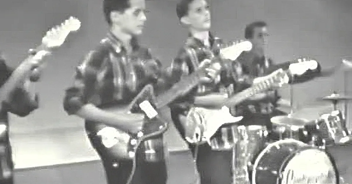 ''The Continentals'' Sing Thunderbird Onstage in 1961. Do You Recall This Special Performance?