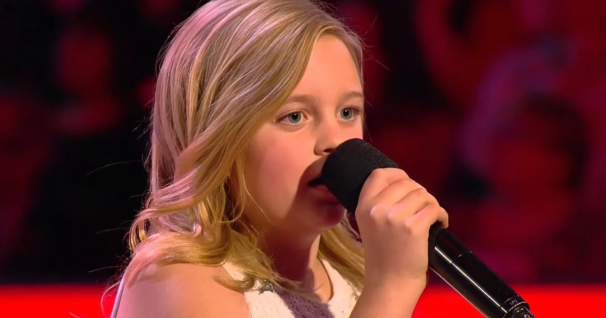 5 Girls Sing for the Queen, but They Have No Idea What She Has in Store for Them Backstage...