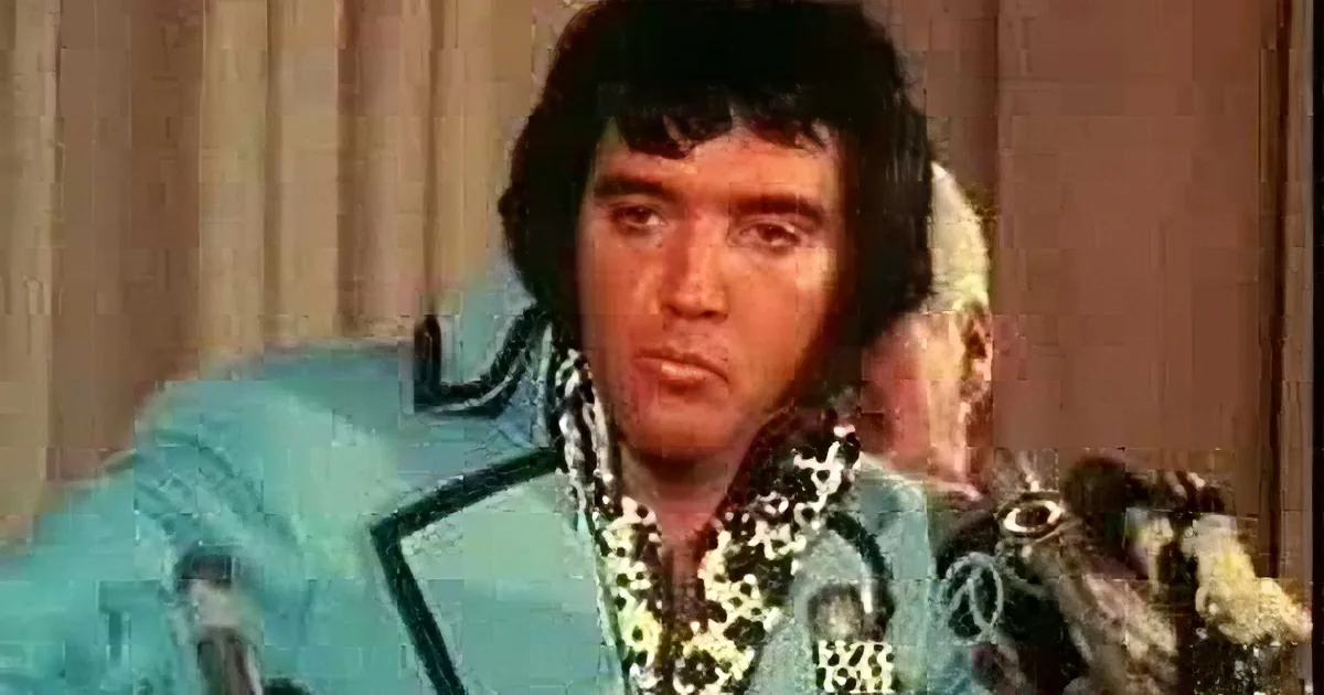 Reporter Asks Elvis a Question. but His Answer Leaves the Entire Crowd in Hysterics