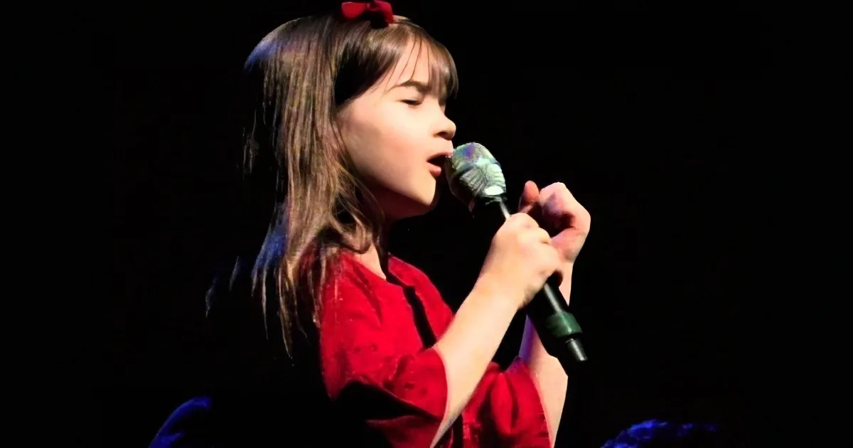Tiny Singer Belts out Cover of 'What Child Is This'. You Won't Believe Yourself When You Hear Her