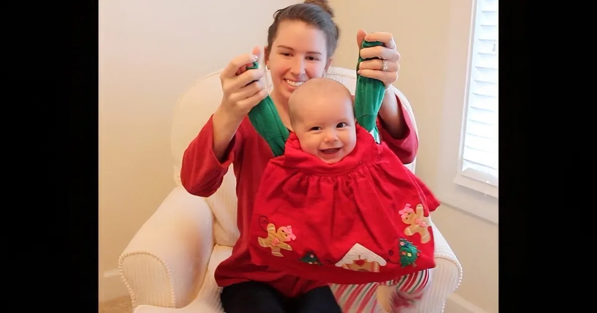 Dad Starts Singing His Rendition of ''Jingle Bells''. but How His Tiny Baby Responds? Awww!