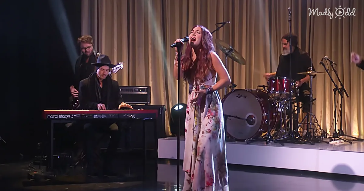 Lauren Daigle Takes ''The Ellen Show'' to Church With ''Still Rolling Stones''