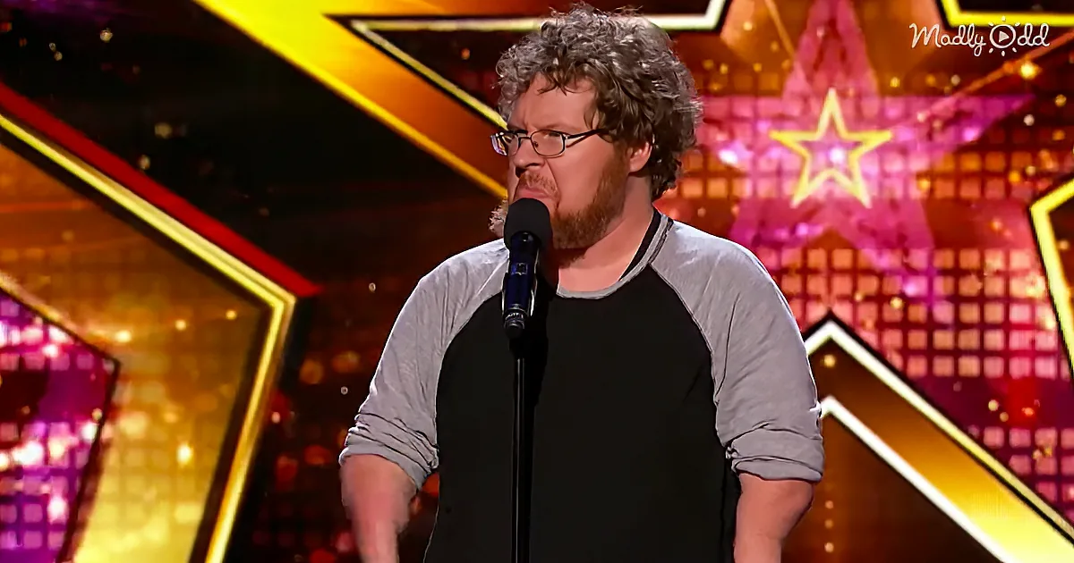 Handless Comic Has the Audience Rolling in Their Seats With His Hysterical Comedy Act