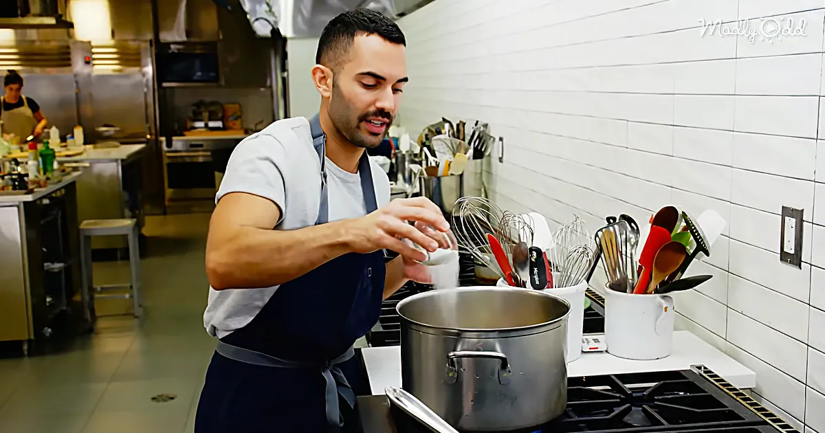 The Perfect Mashed Potatoes Recipe Starts With These 8 Ingredients