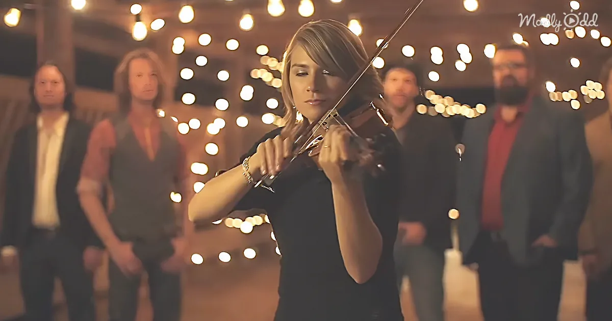 Violinist Taylor Davis Joins Acapella Sensation ''Home Free'' for a Breathtaking ''Silent Night''