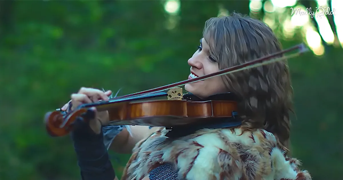 Ths Hauntingly Beautiful Violinist and Her Music Will Give You Chills Every Sing Time