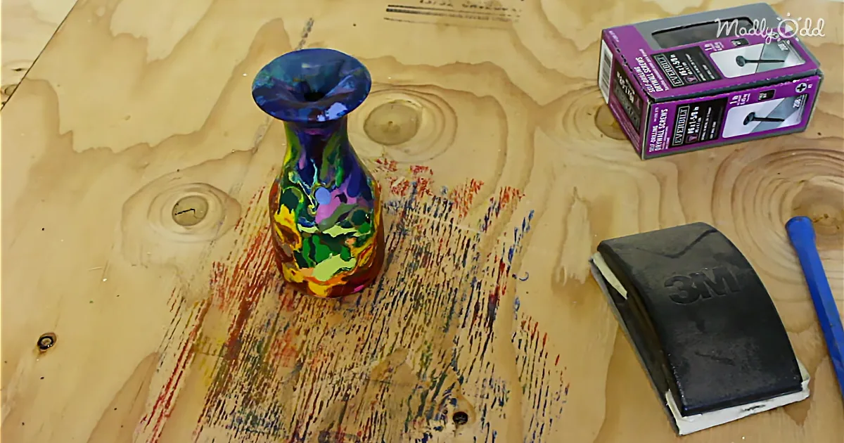 Man Transforms 4 Boxes of Crayons Into a Stunning Vase