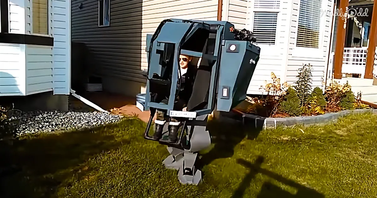 Dad Builds Epic Father-Daughter Mech Cosplay
