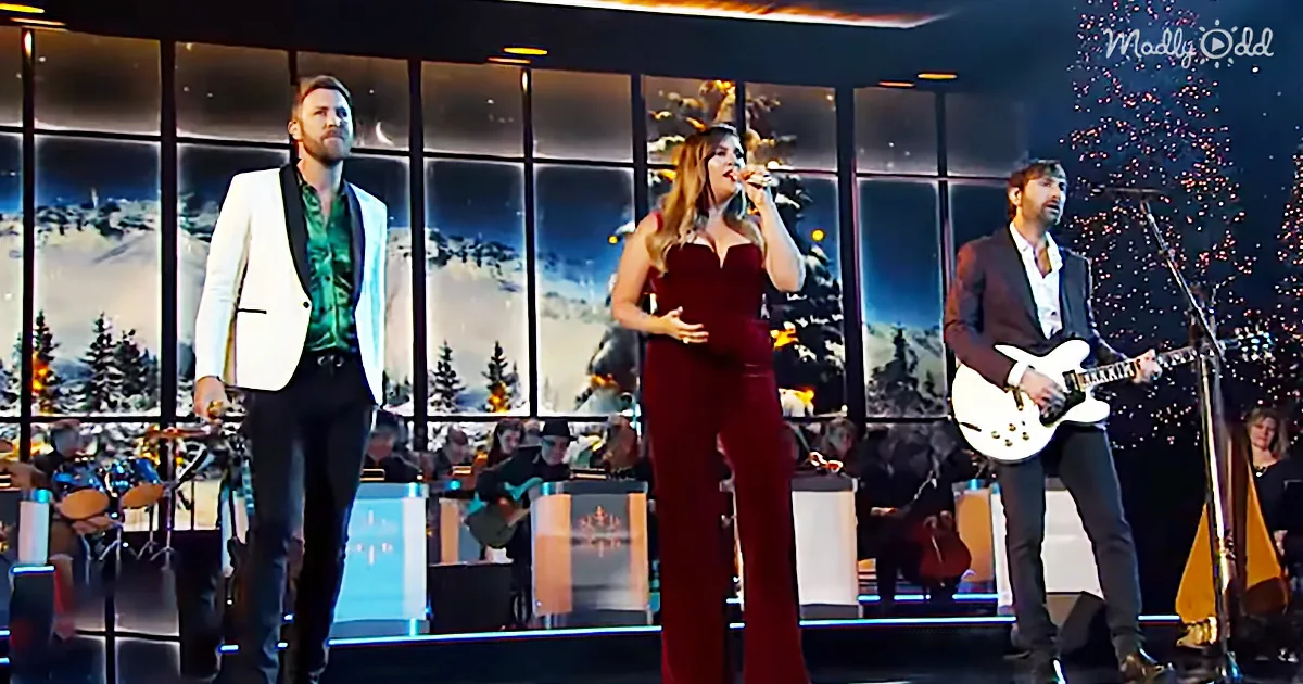 Lady Antebellum Performs a Dreamy 'White Christmas' at the Grand Ole Opry