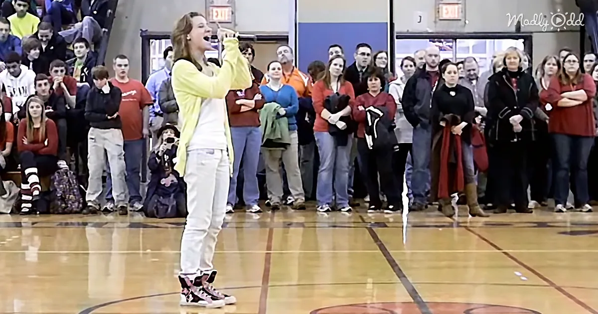 Highschool Girl Sings Beyonce's 'Listen' Perfectly