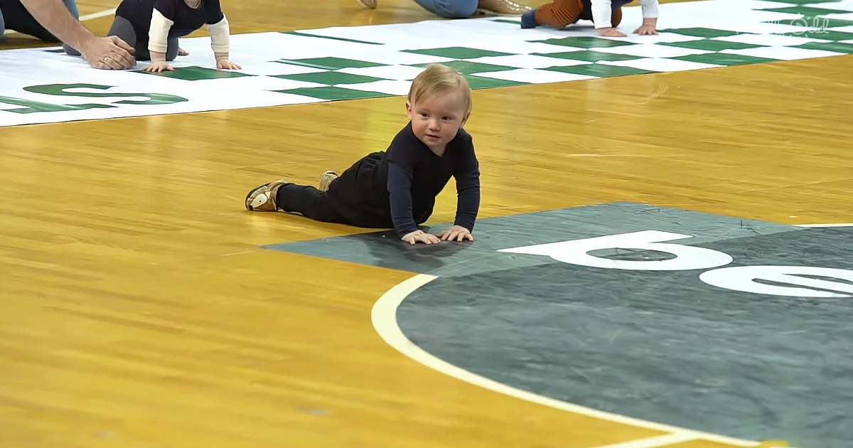 Adorable Babies Crawl Across the Finish Line in a Baby Race