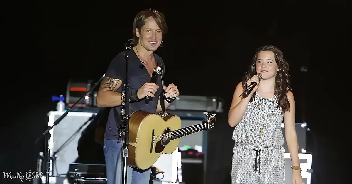 Lauren Spencer-Smith and Keith Urban Perform Bob Dylan's 'Make You Feel My Love'