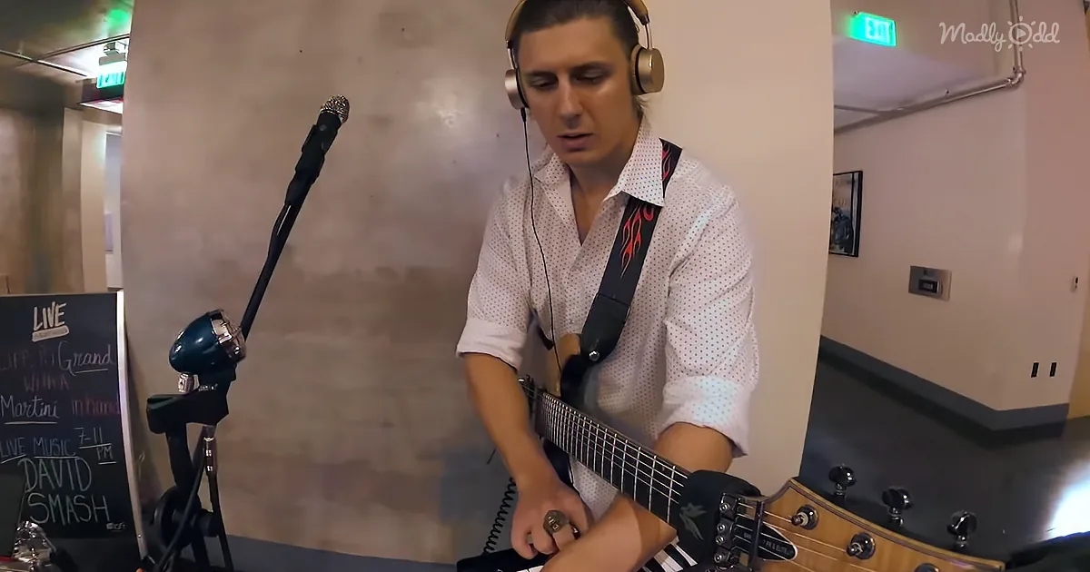 Guitarist Gets Asked if He Knows Any Piano Songs and Amazes All