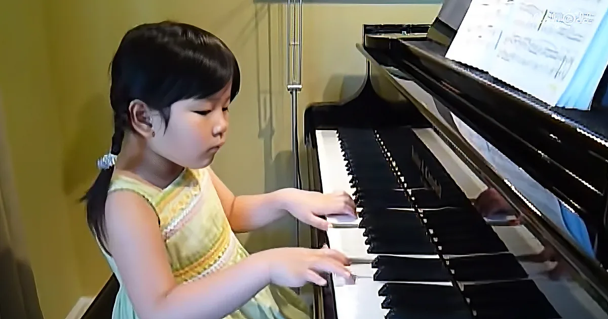 5-Year-Old Gives Jaw-Dropping Performance of Beethoven's 'Fur Elise.'