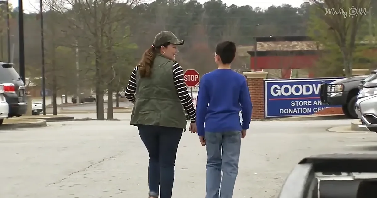Mom Teaches Kid Valuable Lesson at Goodwill After He Bullies Classmate