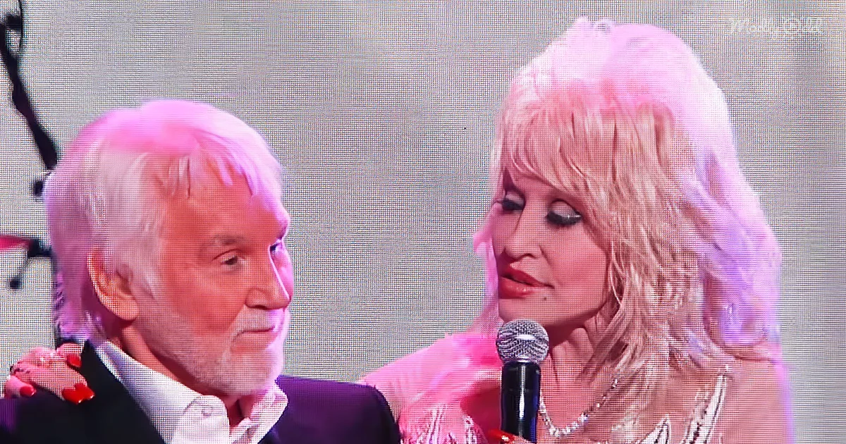 Country Icon Dolly Parton Sings 'I Will Always Love You' to Legend Kenny Rogers