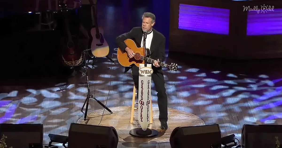 Just 3 Years After a Massive Stroke, Randy Travis Returns to Sing Skillful Rendition of 'Amazing Grace'