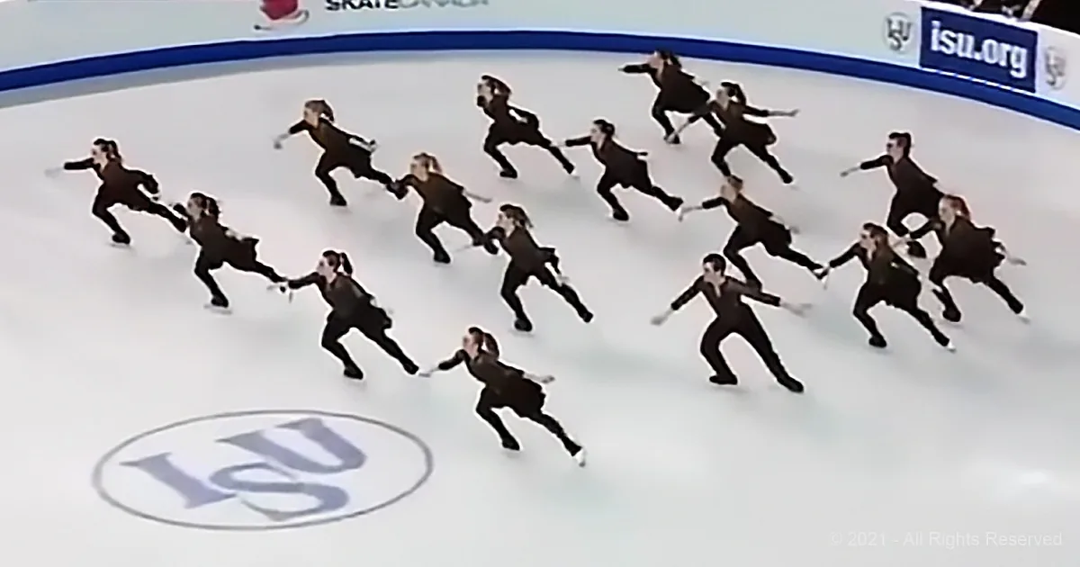 Phenomenal Ice Skaters Impress Audience and Judges With Perfect Performance
