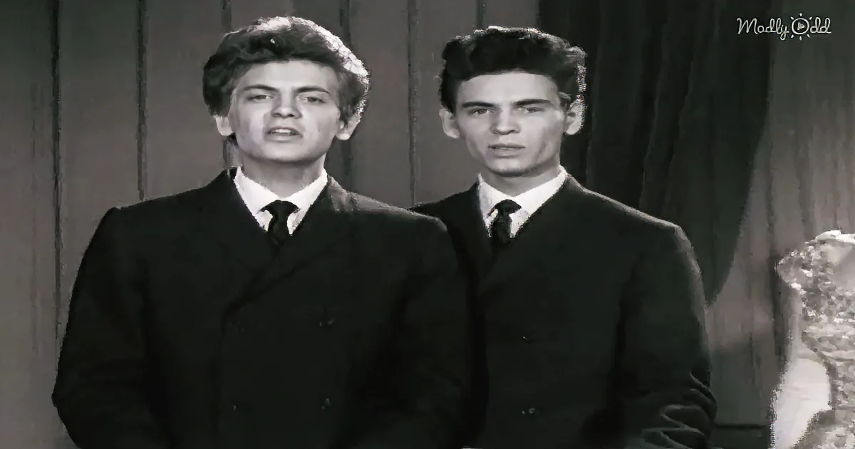 The Everly Brothers Singing With the Chordettes by Their Side Is Pure Nostalgia