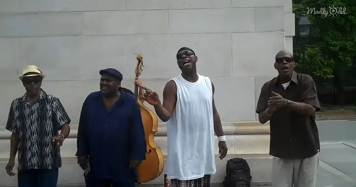 5 Voices Come Together to Win Crowd's Heart in an a Cappella Version of 'The Lion Sleeps Tonight'