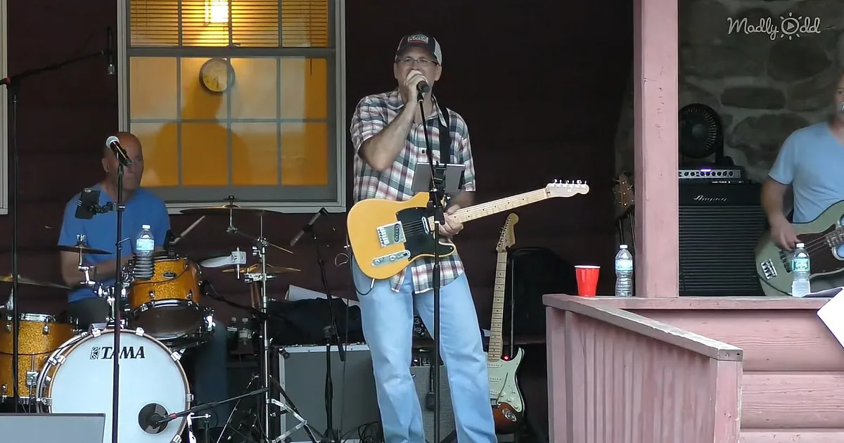 Marvin Gaye's Sexy Serenade 'Let's Get It on' Takes on a Whole New Sound With This Man's Southern Twang