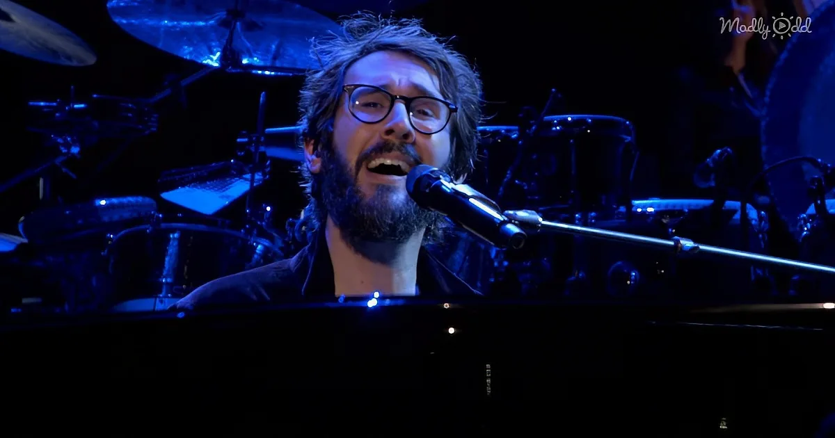 Superstar Josh Groban Belts out Brilliant Rendition of 'Bridge Over Troubled Water'