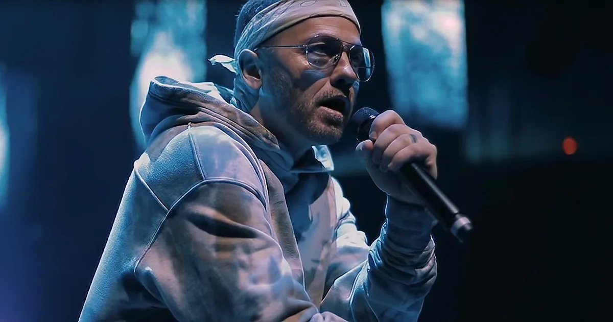 Gospel Superstar Tobymac Performs Impressive Live Version of 'Scars (Come With Livin')'