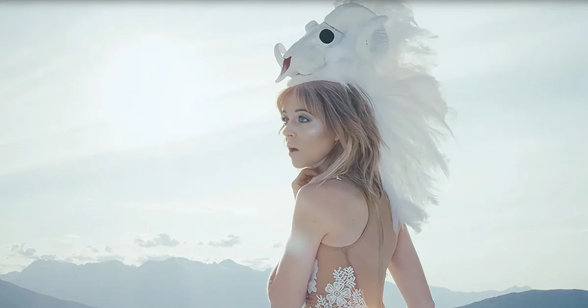 Famous Musician Lindsey Stirling Performs 'I Wonder as I Wander' Flawlessly