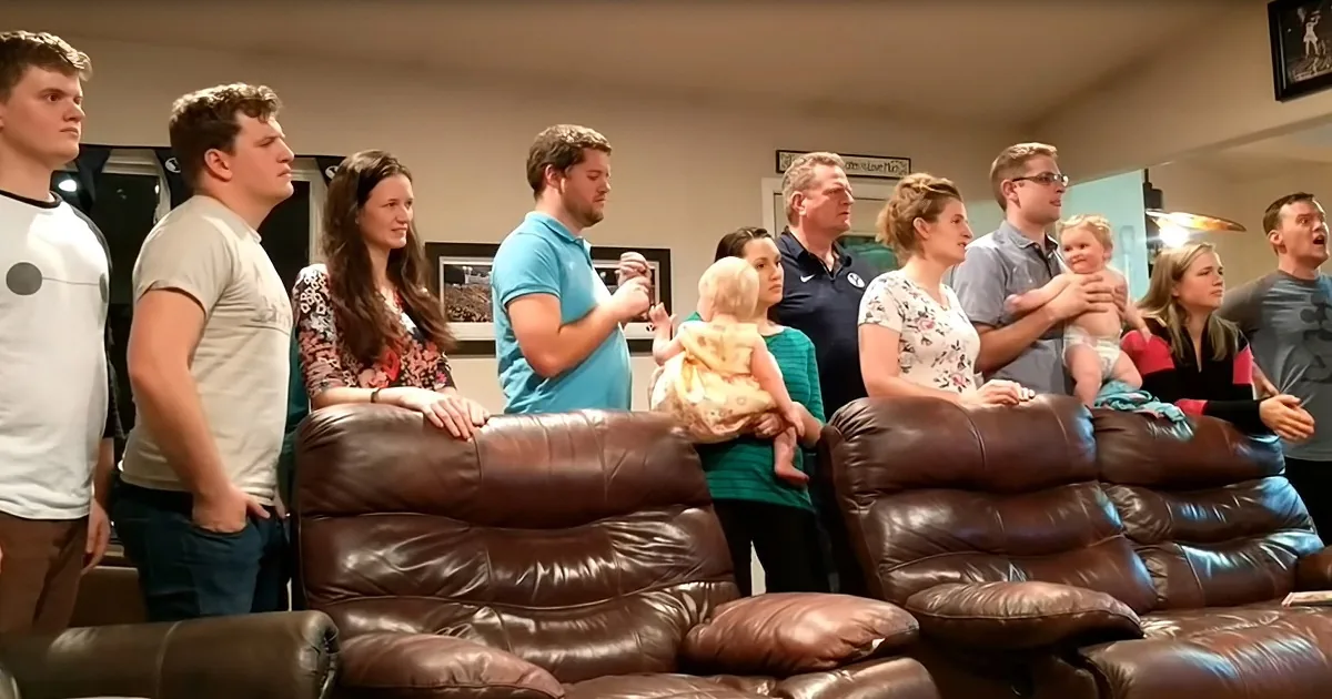 Talented Family of 12 Comes Together to Sing 'Les Mis' Karaoke and the Result Is Stunning