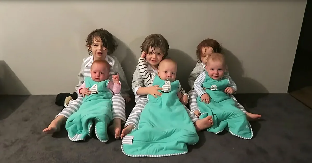 Mom Can Hardly Believe Her Eyes After Hero Dad Readies 6 Babies for Bed by Himself
