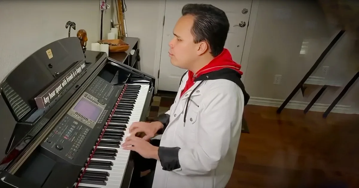 America''s Got Talent Winner Kodi Lee and Friend Sing Impressive ''Lean on Me'' Cover
