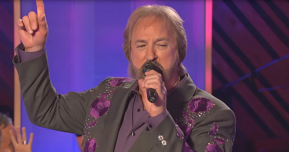 The Oak Ridge Boys Perform Rousing Rendition of 'Just a Little Talk With Jesus'