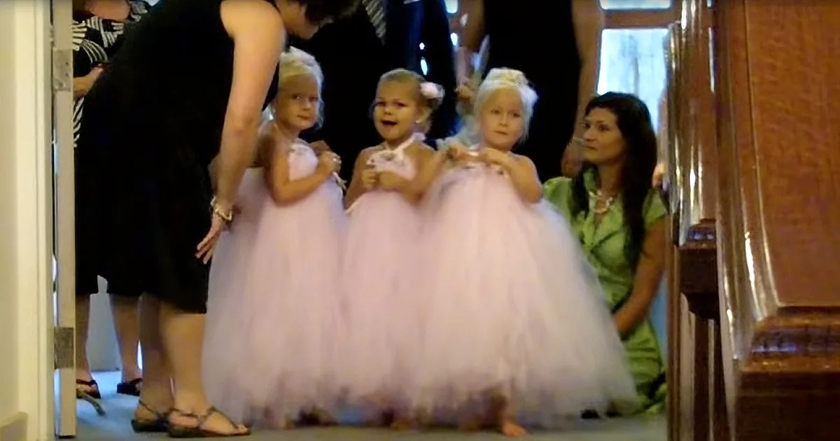 3 Precious Flower Girls Make Crowd Laugh During Adorable Wedding