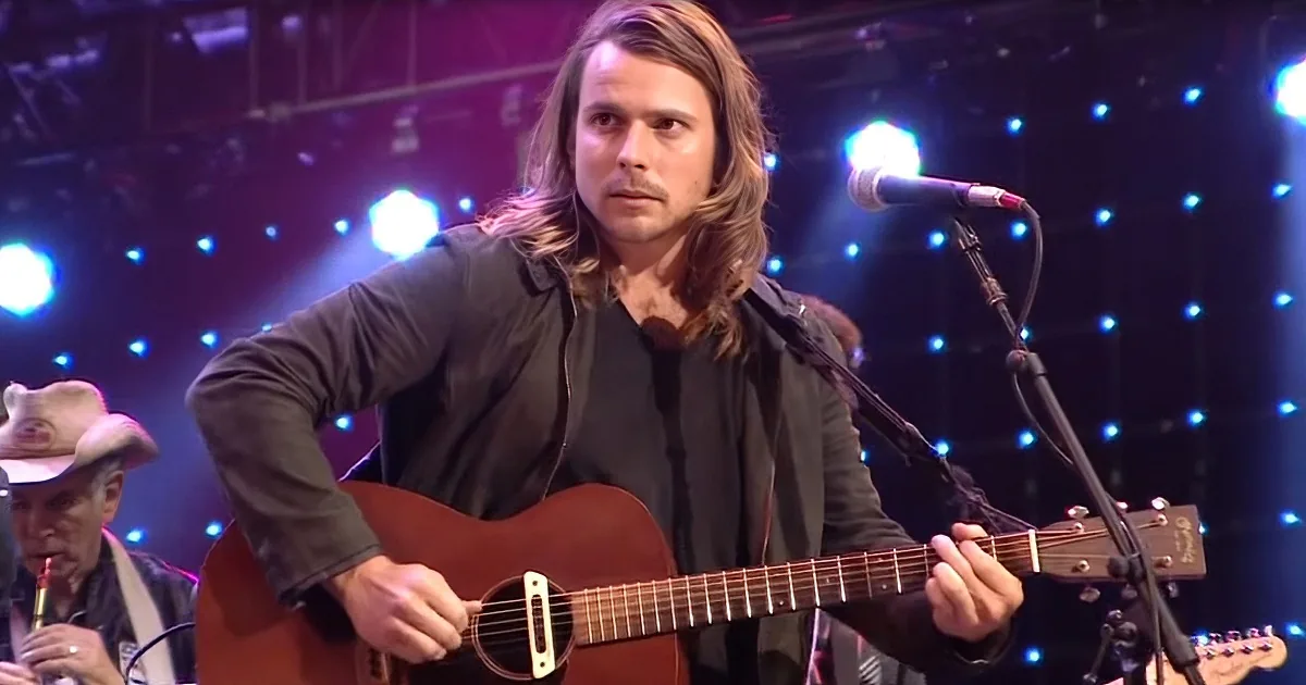 Country Crooner and Son Bring Us to Our Knees With Heartfelt Performance