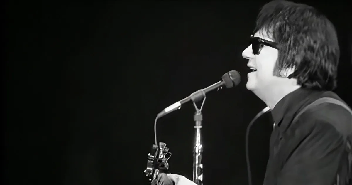 Better Put on Your Bell Bottoms, Because Roy Orbison Is Taking Us Back to 1964