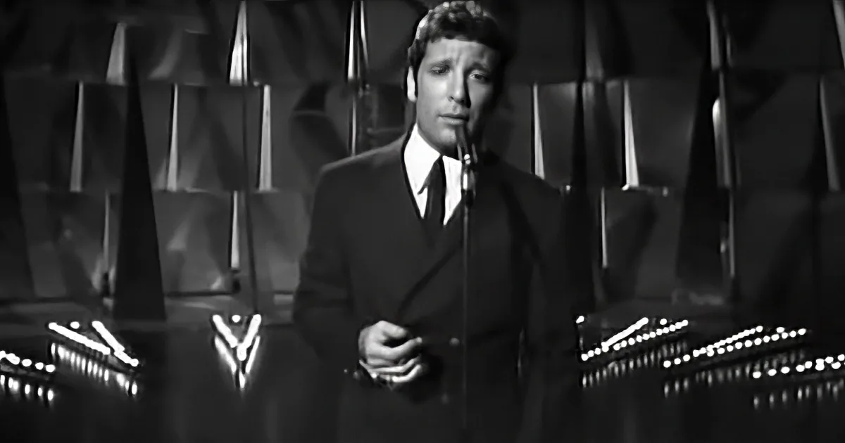 Sir Tom Jones Performs Tear-Jerking 1967 Rendition of 'I Will Never Fall in Love Again'