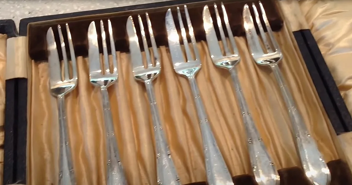 No Need for Paste or Scrubbing With Easy Polishing Hack