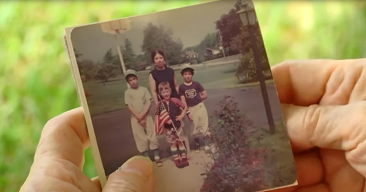 Mother Find Son's Baseball Mitt 40 Years Later in Thrift Store