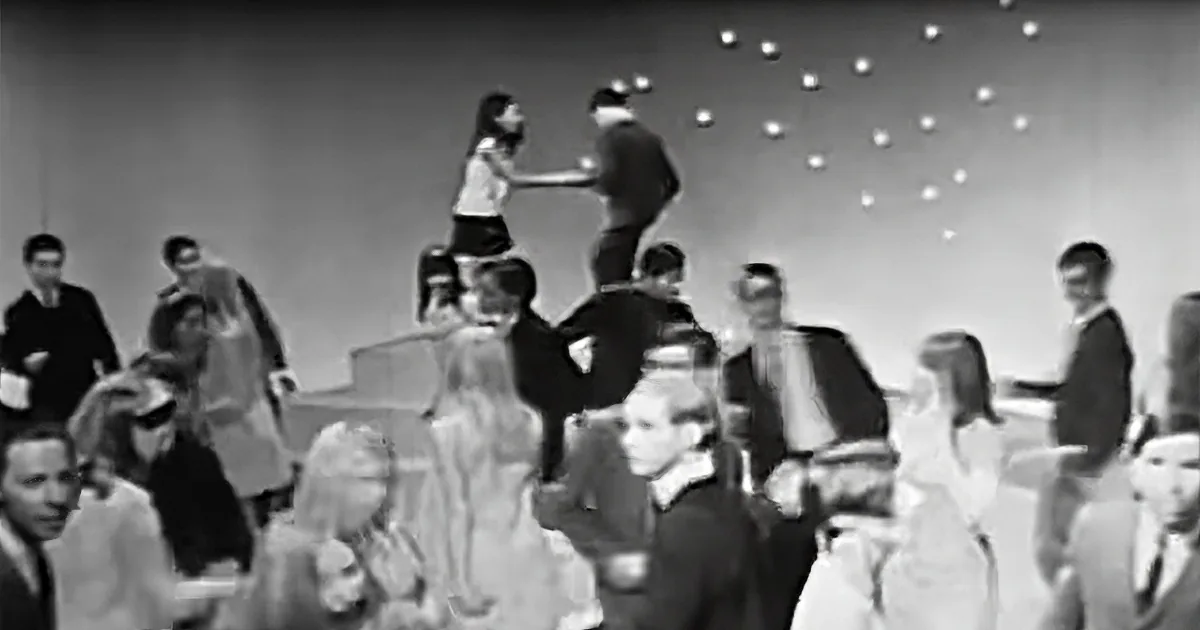 Teens Cut a Rug to 'Somebody to Love' by Jefferson Airplane on American Bandstand