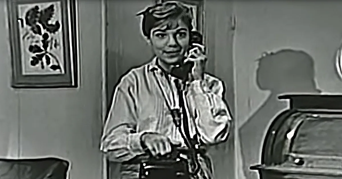 12-Year-Old Dodie Stevens Belts out 'Pink Shoe Laces' in 1959
