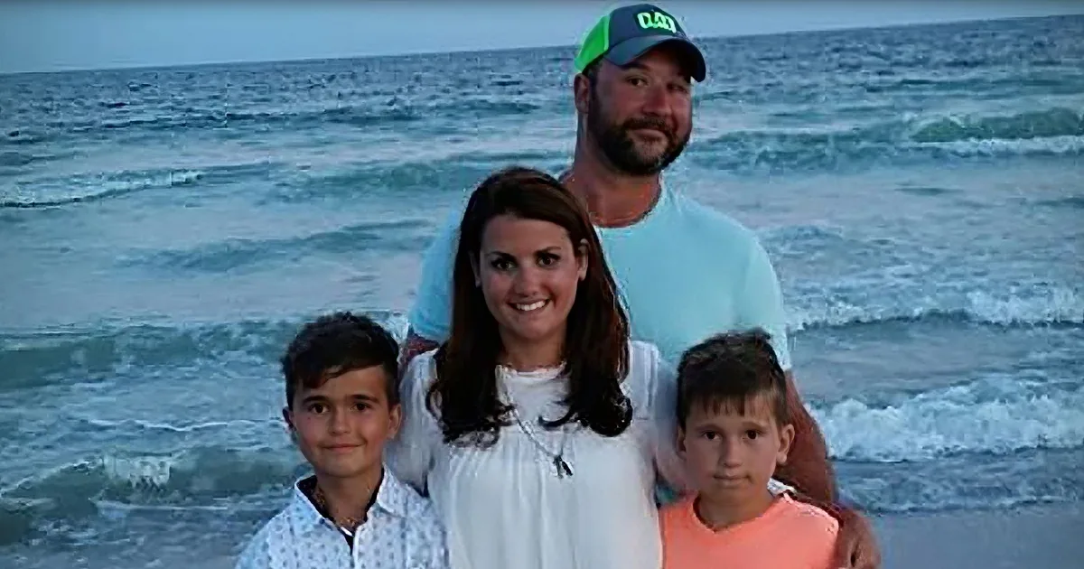 Family Finds $1 Million Cash on the Road and Brought It to Police