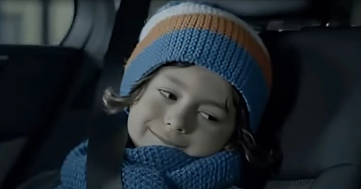 Mercedes-Benz Showcases the Comfort of Their Car With a Child's Journey